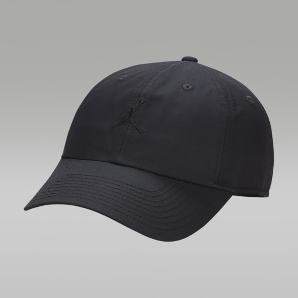 Femmes Jordan Noir Casquette Club. Nike BE